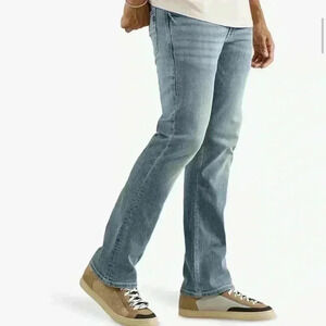 Rock & Republic Med Wash Faded Whisker Midrise Straight/Bootcut Jean Size 42/34